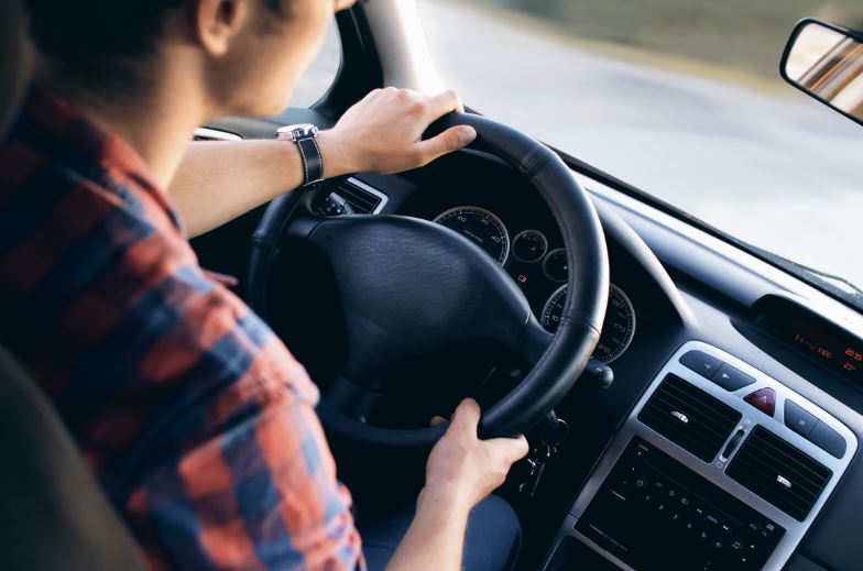 5 Features That All Teenage Drivers Should Have In Their Vehicle